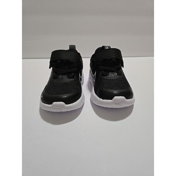 Nike Cosmic Runner TD (toddler ) HM4401 black and white sneaker NIB sz 4C - Picture 3 of 13